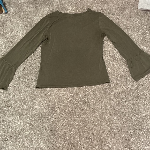 Army green wrist flare top - Picture 4 of 4